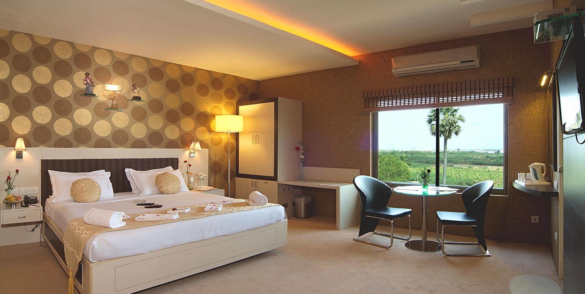 Hotel Regency By Grt 3*